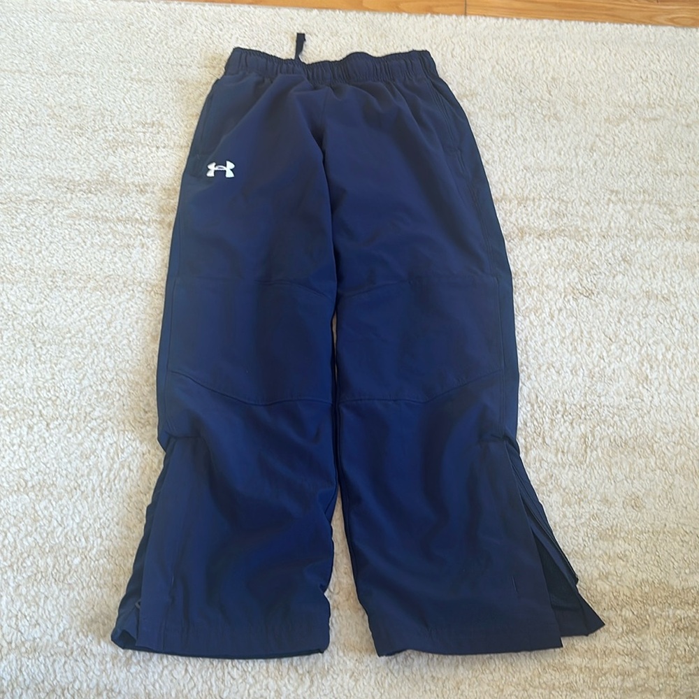 Under Armour lined pants with zipper detail on the bottom- excellent condition